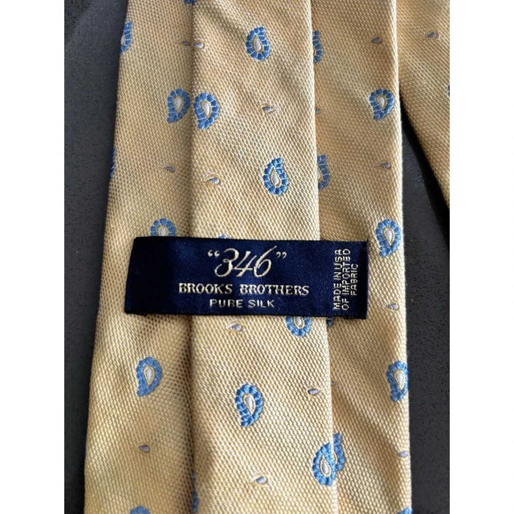 BROOKS BROTHERS 356 Silk Tie Necktie Yellow/Blue Paisley‎ 3.5